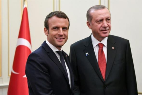 ماكرون يخاطب أردوغان: للالتزام "بشكل لا لبس فيه" بوقف التصعيد في المتوسط 

#lebanon24

 via @Lebanon24